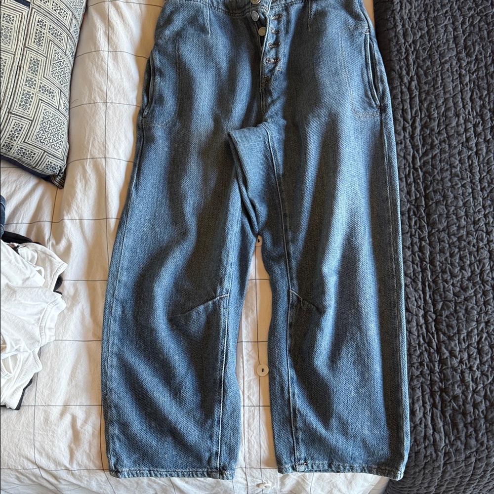 Free People Blue Boyfriend, barrel leg Jeans